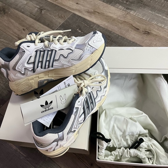 Adidas Bad Bunny Response CL main image 15